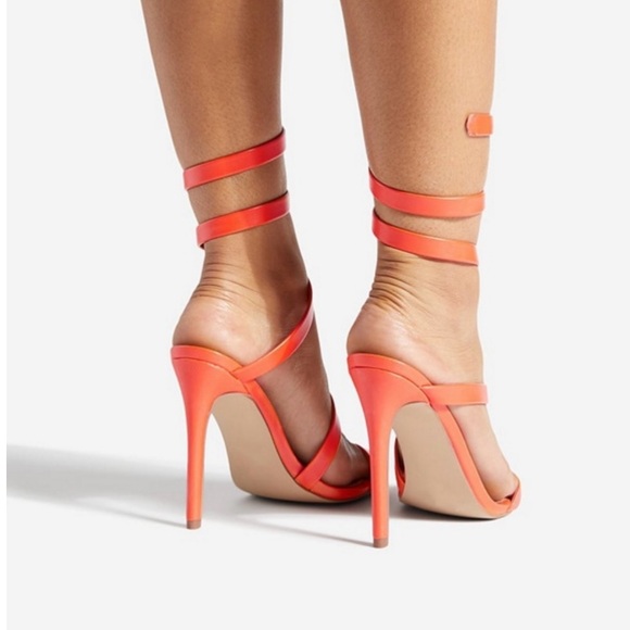 Beautiful tangerine 🍊 heel with a wrap around effect! Never worn. - Picture 5 of 5